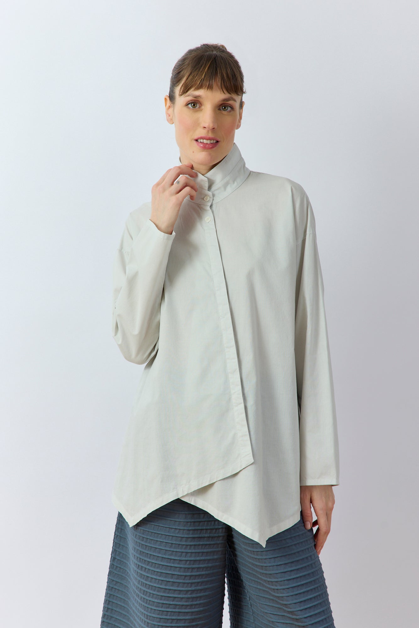 Ashin Cotton Shirt in Cool Grey – Japanese design - Yaccomaricard Spring Summer 26.