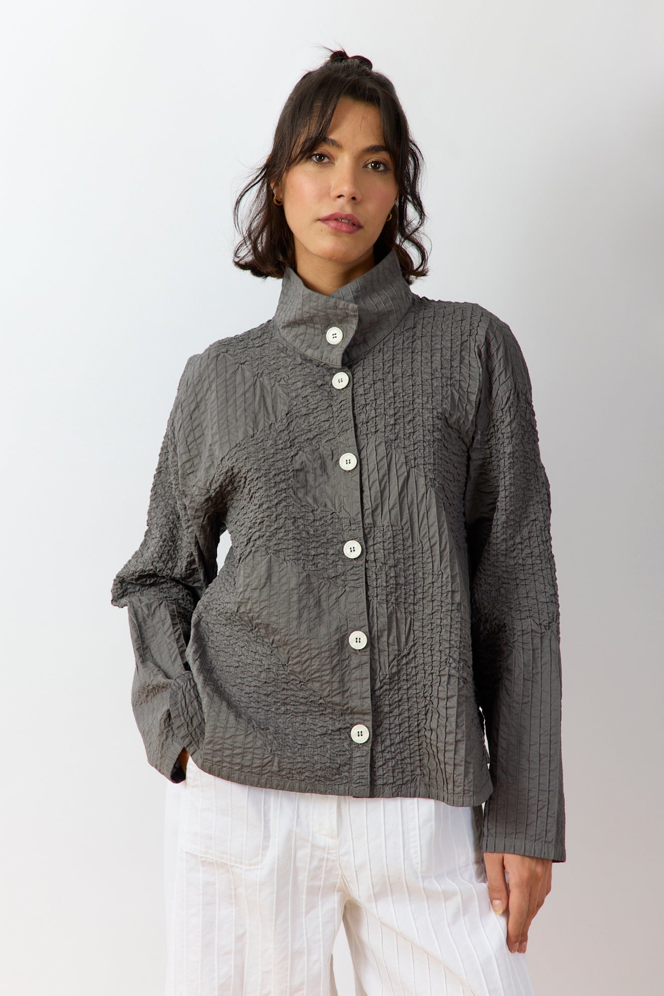 Shibo Jacket in Ash – detailed surface texture and easy-to-wear silhouette.