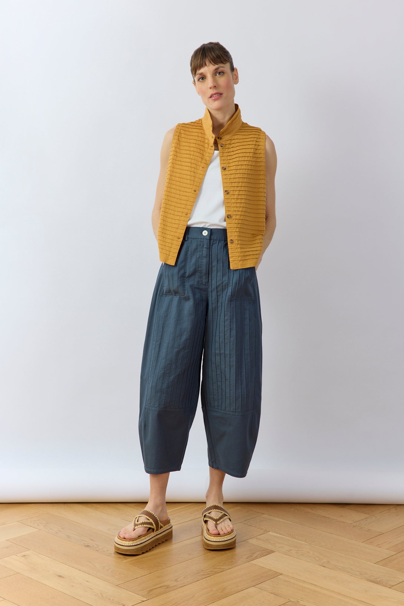 Yaccomaricard Obaru Trousers in stone blue with baggy oval shape.