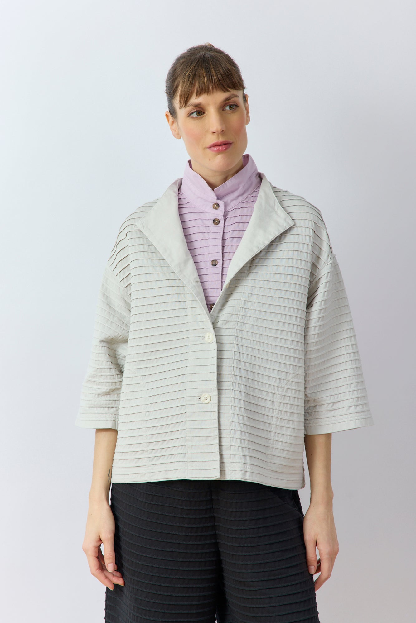 Yaccomaricard cotton Jersey Faneru  Jacket in Cool Grey front view on model with relaxed silhouette.