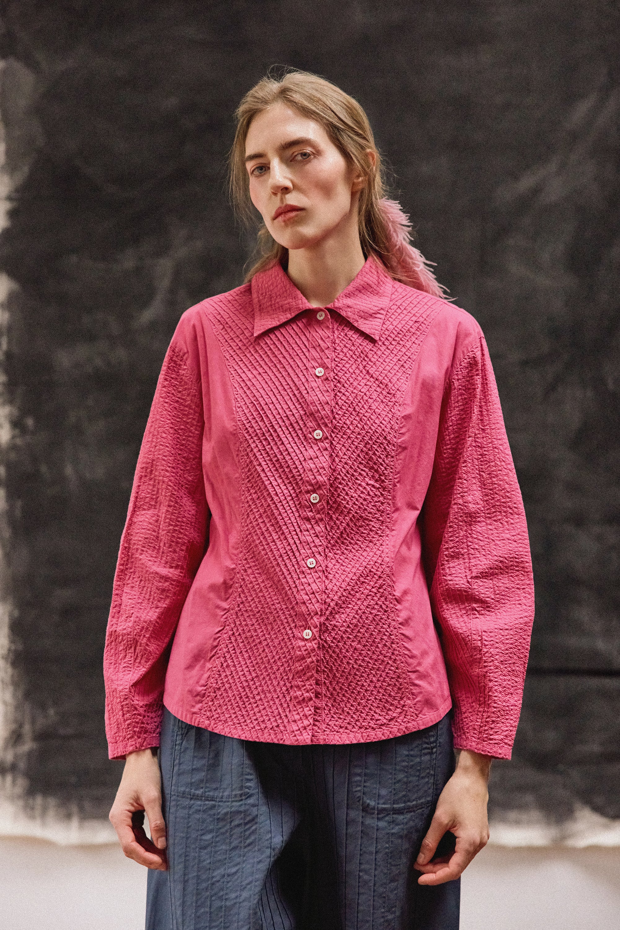 Model wearing Yacco Maricard Wanda Shirt in Dust Rose – Feminine Japanese designer fashion.
